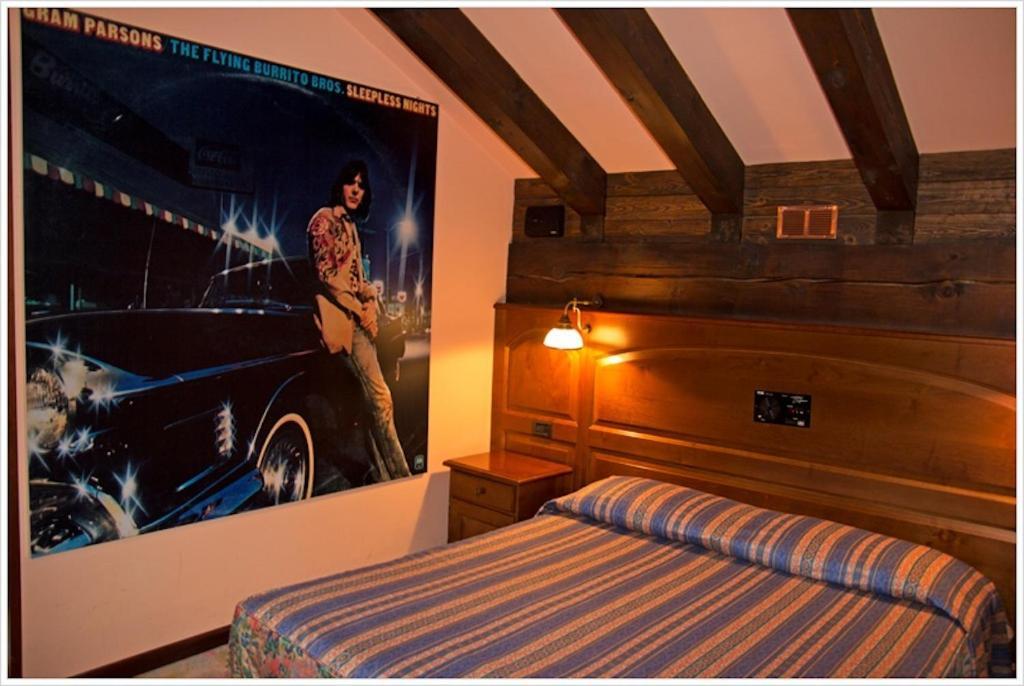Hotel California ชัมโปลุก ภายนอก รูปภาพ