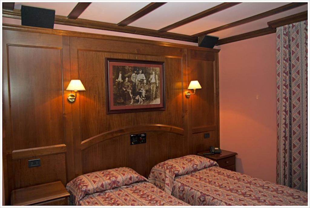 Hotel California ชัมโปลุก ภายนอก รูปภาพ